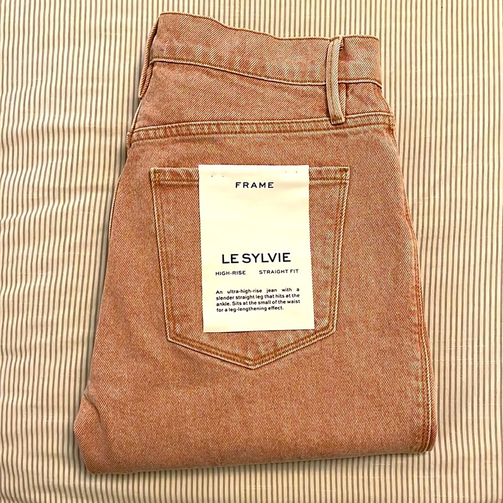 NWT FRAME Denim Le Sylvie High Rise Straight Fit